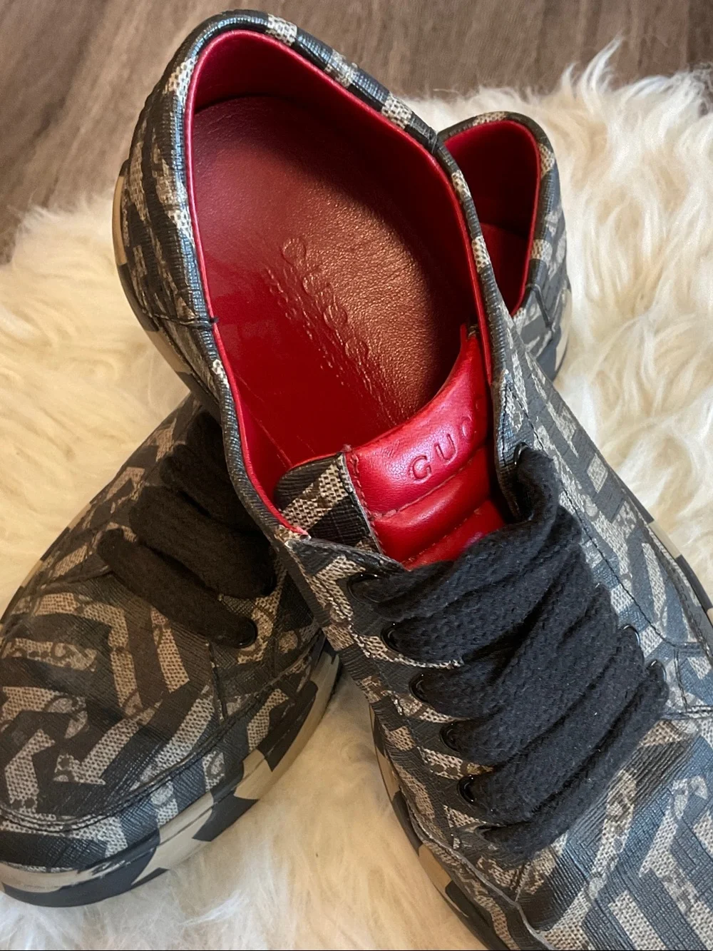 Gucci sneakers bold